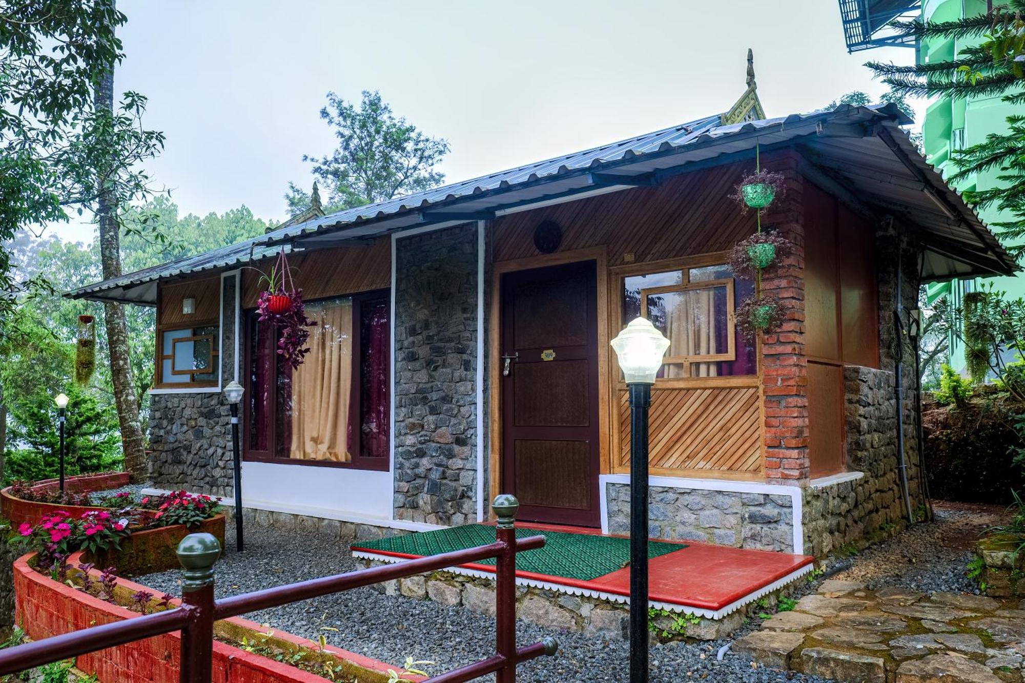 Hotel Exotica Holidays Viripara Exterior foto